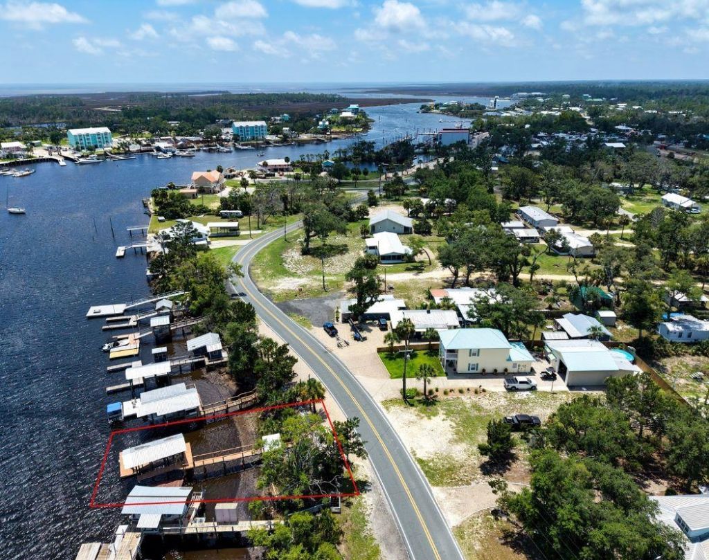 606 SE Riverside Drive, Steinhatchee, FL 00000 Photo