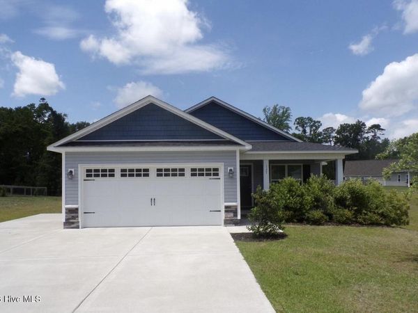 127 Waterford Way, Maysville, NC 28555