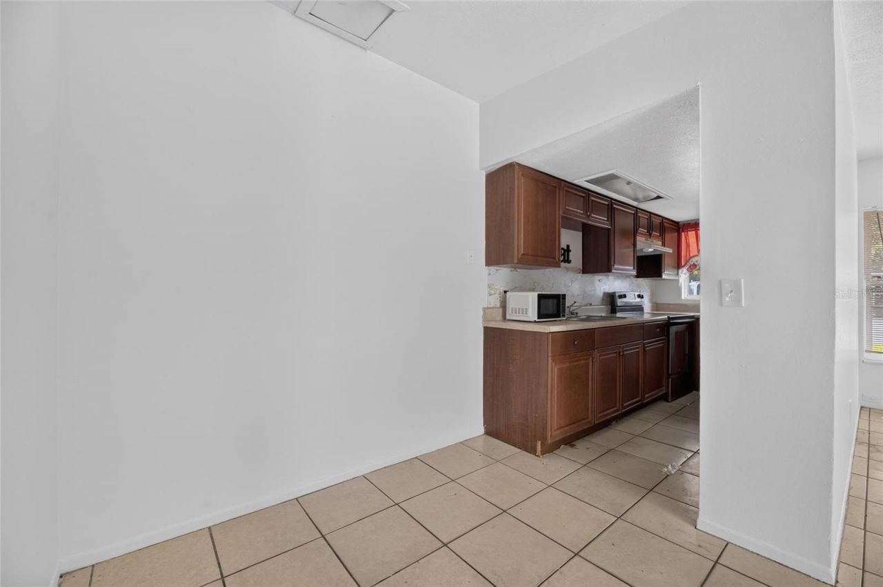8723 & 8724 N 48th Street , Tampa, FL 33617 Photo
