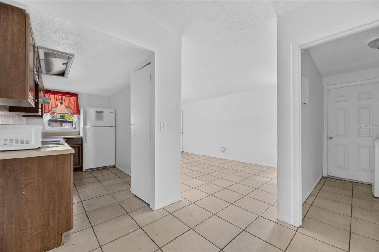 8723 & 8724 N 48th Street , Tampa, FL 33617 Photo