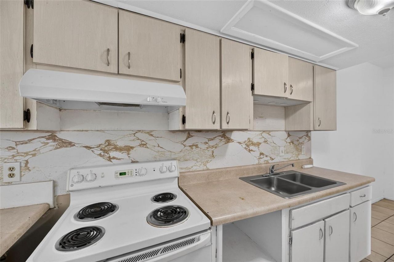 8726 & 8728 N 48th Street , Tampa, FL 33617 Photo