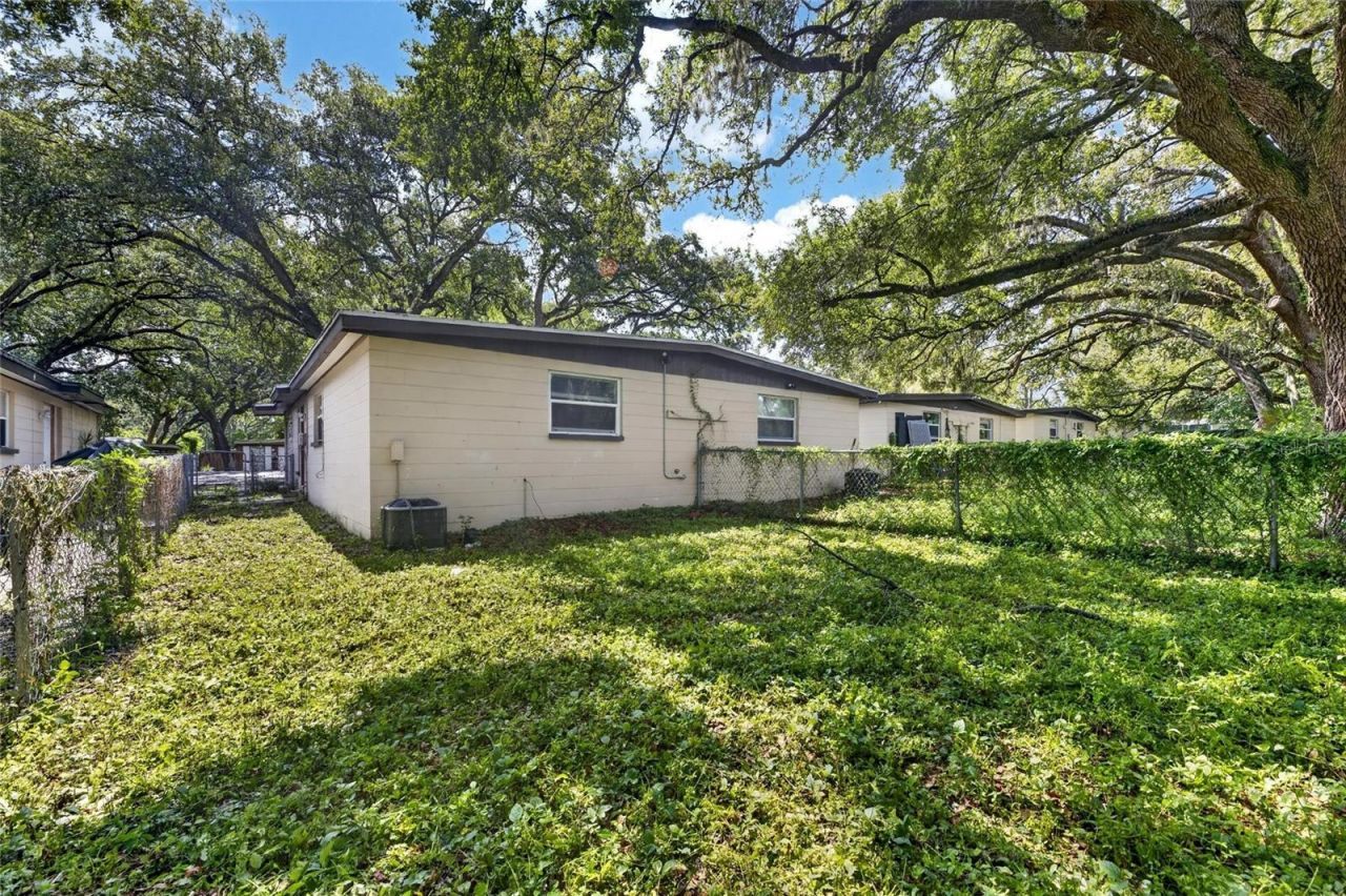 8726 & 8728 N 48th Street , Tampa, FL 33617 Photo