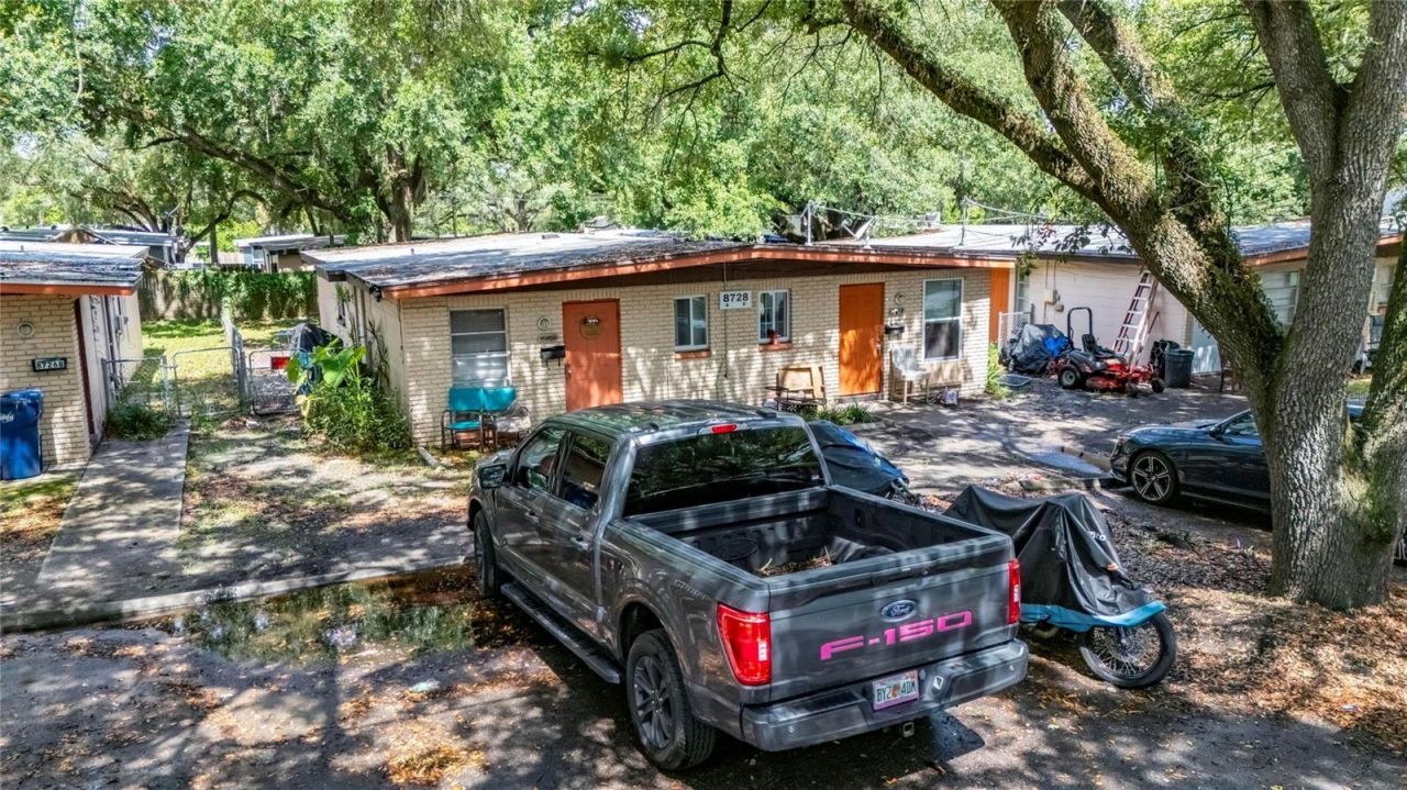 8726 & 8728 N 48th Street , Tampa, FL 33617 Photo