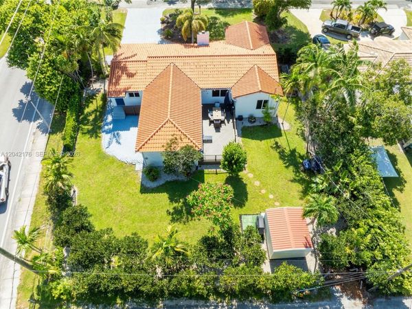 10690 NE 11th Ct , Miami Shores, FL 33138