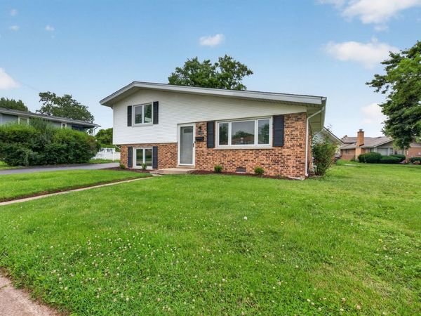 10818 S Plahm Court , Worth, IL 60482