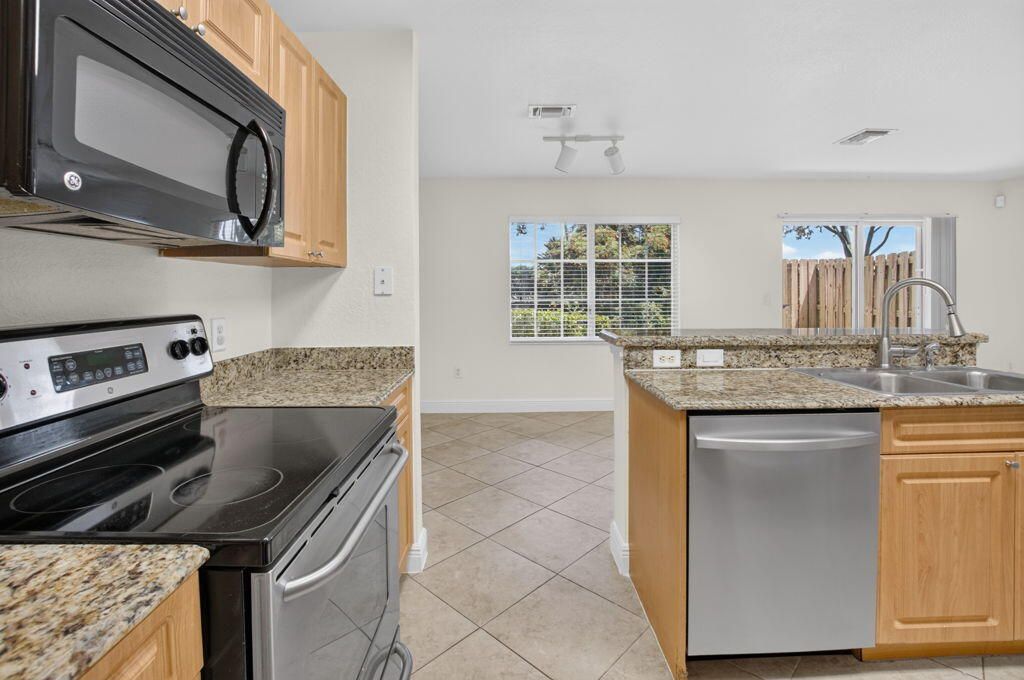 6689 Old Farm Trail, Boynton Beach, FL 33437 Photo