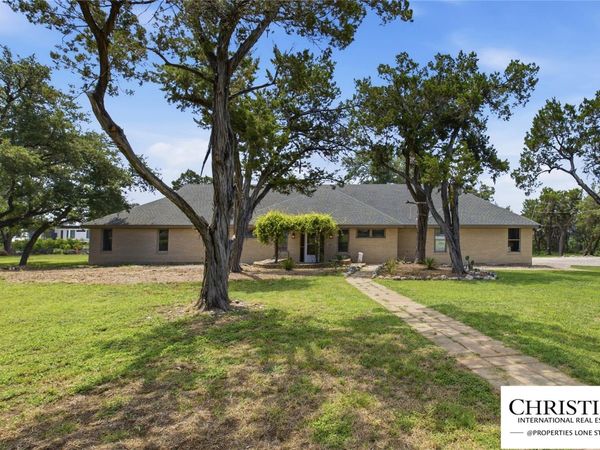 8901 Grandview DR, Jonestown, TX 78645