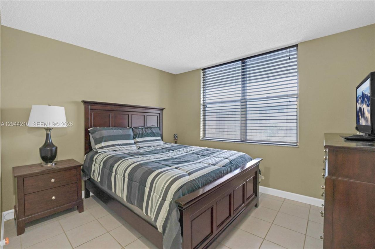 2901 NW 48th Ave, Unit 355, Lauderdale Lakes, FL 33313 Photo