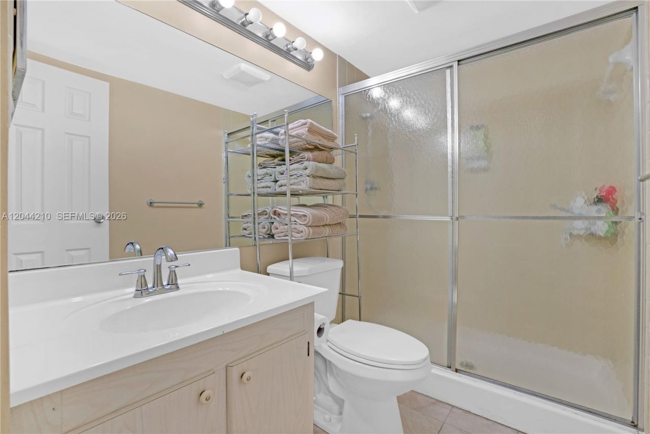 2901 NW 48th Ave, Unit 355, Lauderdale Lakes, FL 33313 Photo