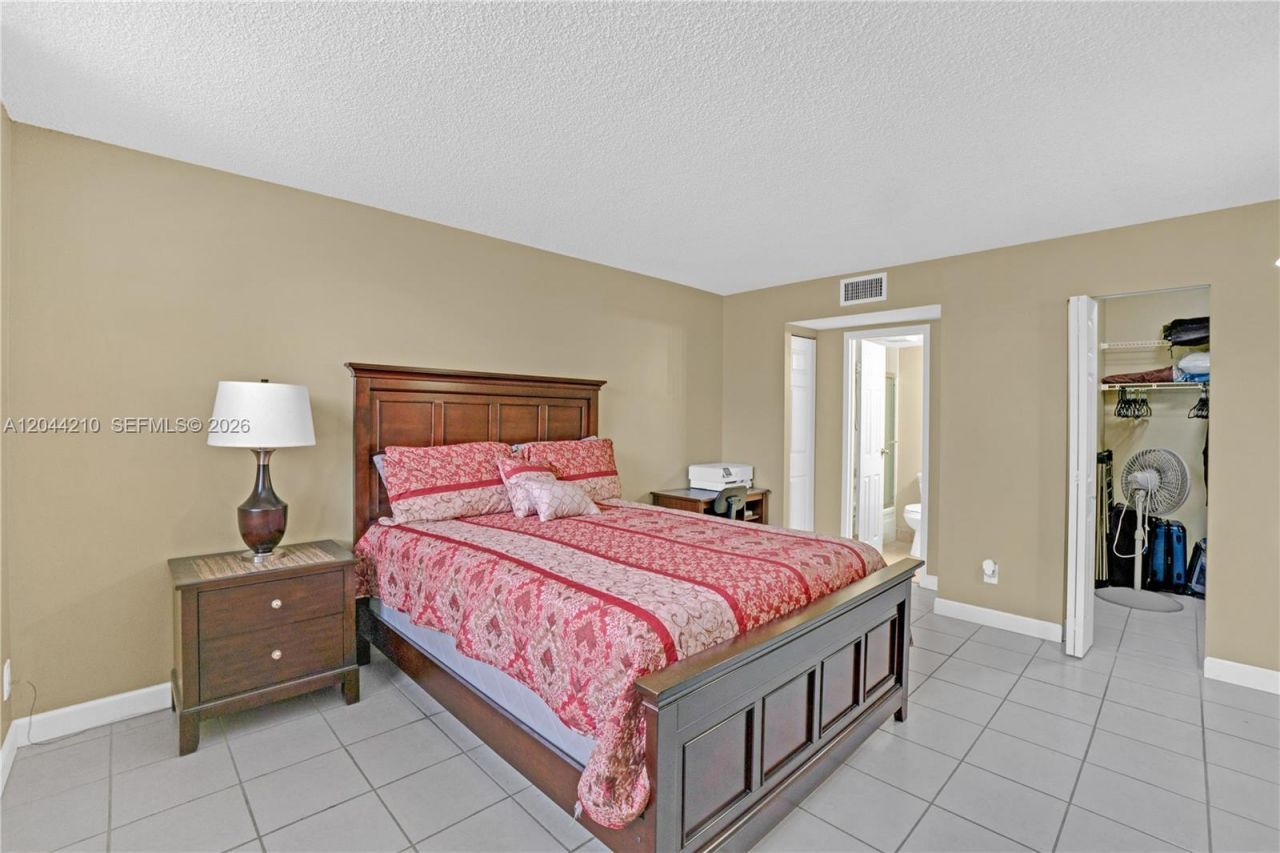 2901 NW 48th Ave, Unit 355, Lauderdale Lakes, FL 33313 Photo