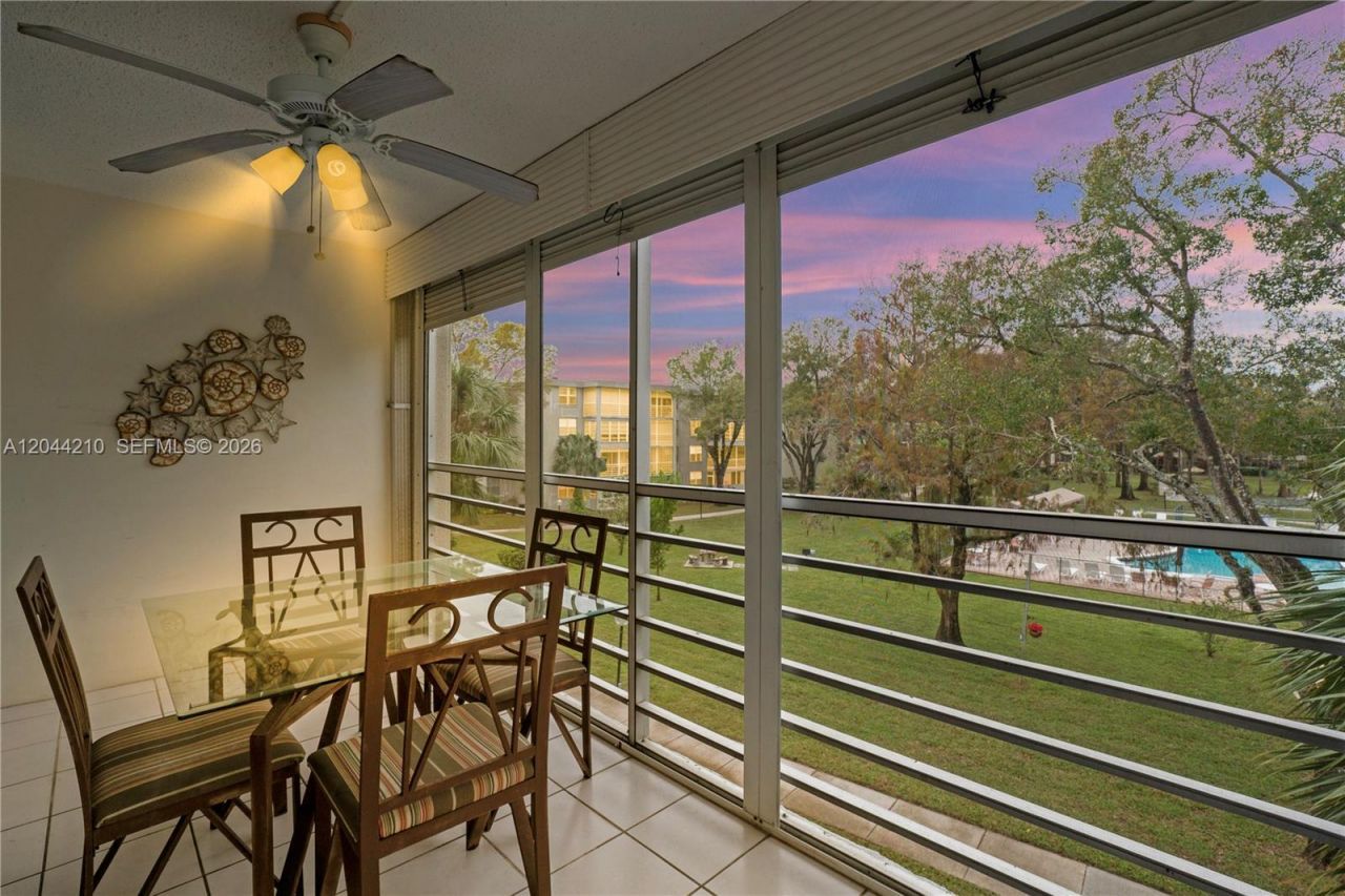 2901 NW 48th Ave, Unit 355, Lauderdale Lakes, FL 33313 Photo