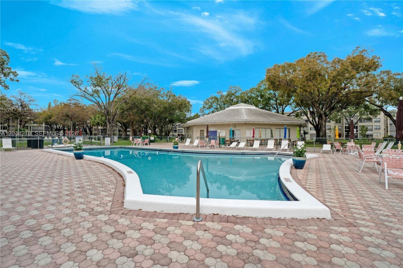 2901 NW 48th Ave, Unit 355, Lauderdale Lakes, FL 33313 Photo