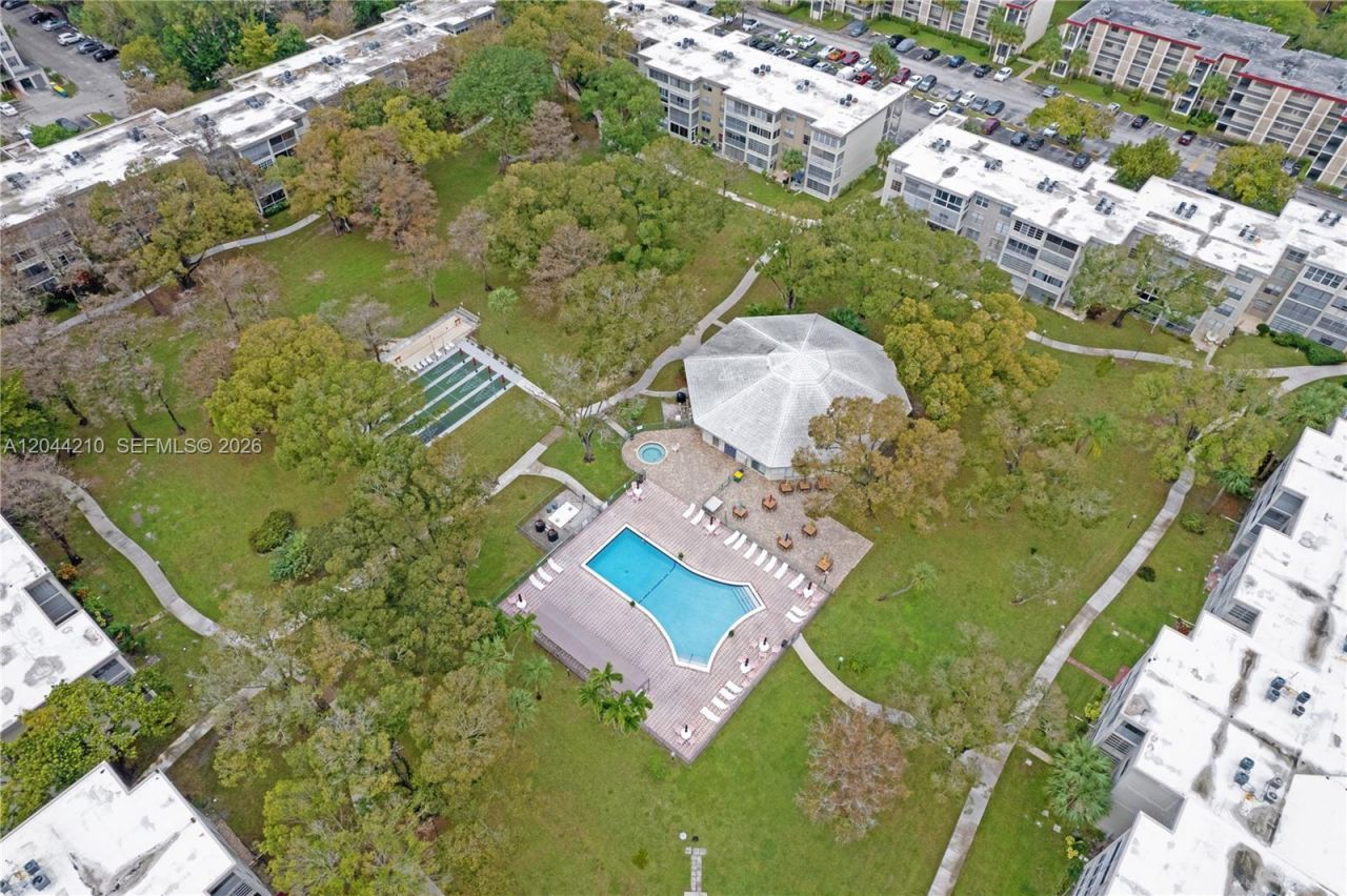 2901 NW 48th Ave, Unit 355, Lauderdale Lakes, FL 33313 Photo