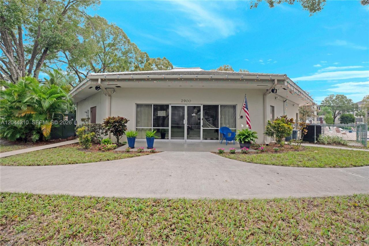 2901 NW 48th Ave, Unit 355, Lauderdale Lakes, FL 33313 Photo