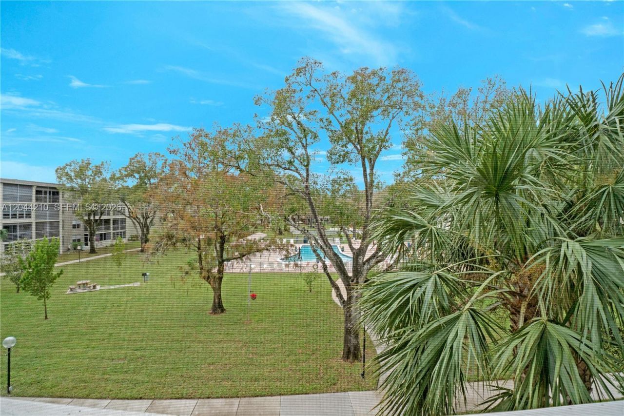 2901 NW 48th Ave, Unit 355, Lauderdale Lakes, FL 33313 Photo