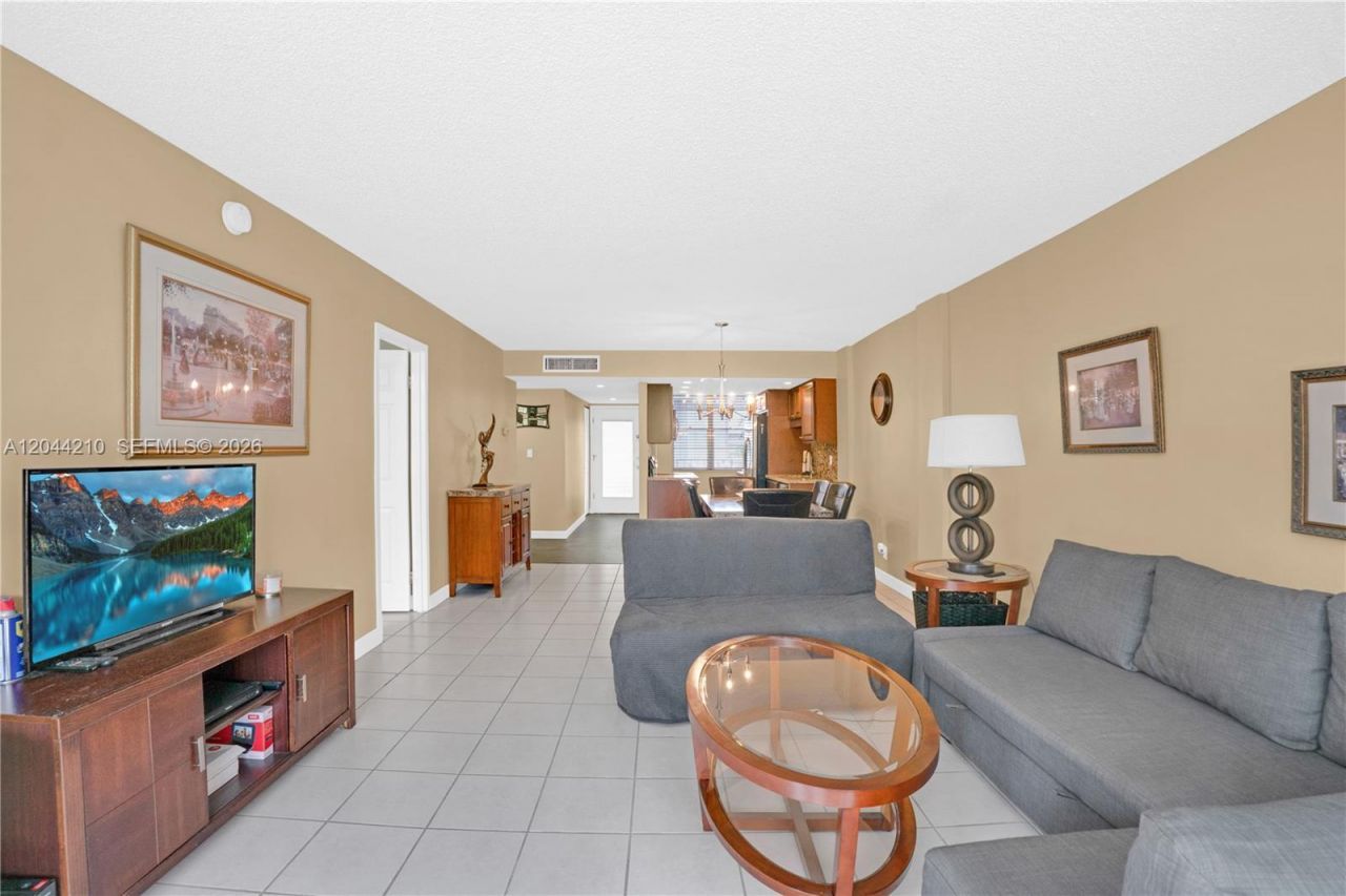 2901 NW 48th Ave, Unit 355, Lauderdale Lakes, FL 33313 Photo