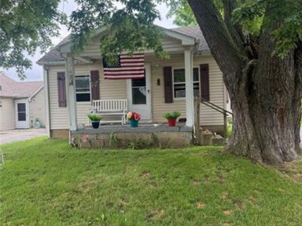1124 W Parkwood Avenue, Flint Twp, MI 48507
