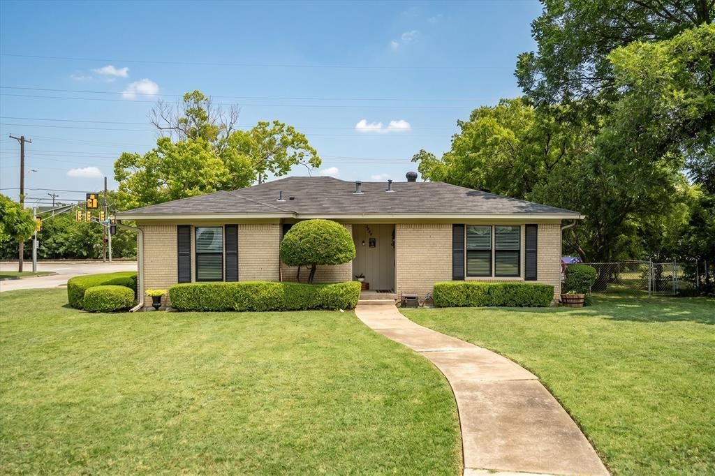 3860 W Spurgeon Street, Fort Worth, TX 76133 Main Photo