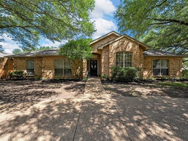 11001 Ridge Point Drive , Woodway, TX 76712