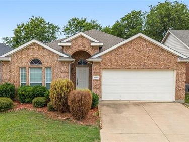 2208 Priscella Drive, Fort Worth, TX 76131