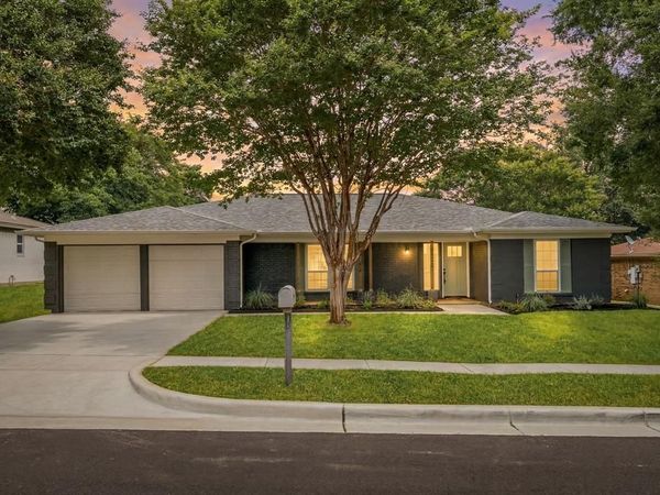 8209 Pearl Street, North Richland Hills, TX 76180
