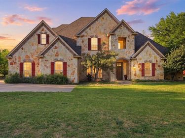 3900 Estancia Way, Fort Worth, TX 76108