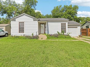 3812 Marks Place, Fort Worth, TX 76116