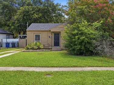 1450 Holcomb Road, Dallas, TX 75217