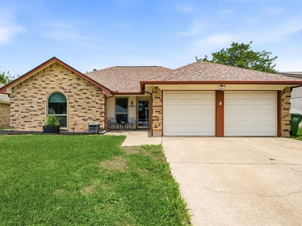 8009 Berrybrook Drive, Watauga, TX 76148