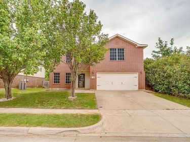2333 Ash Grove Trail, Fort Worth, TX 76112