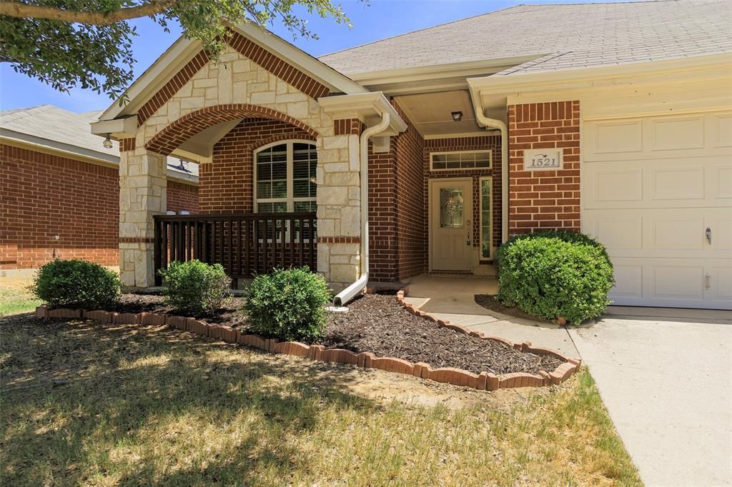 1521 Wickham Drive, Burleson, TX 76028 Main Photo