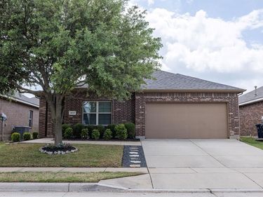 4833 Elkhart Drive, Fort Worth, TX 76036