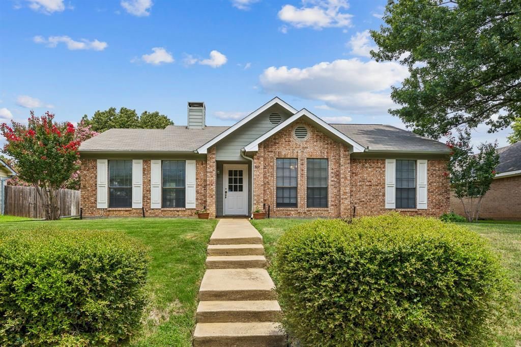 807 Blue Oak Drive, Lewisville, TX 75067 Main Photo