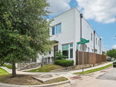 322 Templeton Drive, Fort Worth, TX 76107