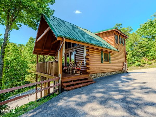 914 High Mountain Way, Gatlinburg, TN 37738