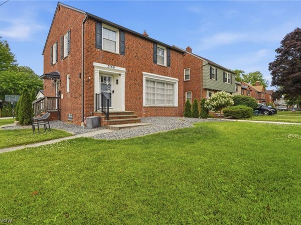 2560 Milton Road , University Heights, OH 44118