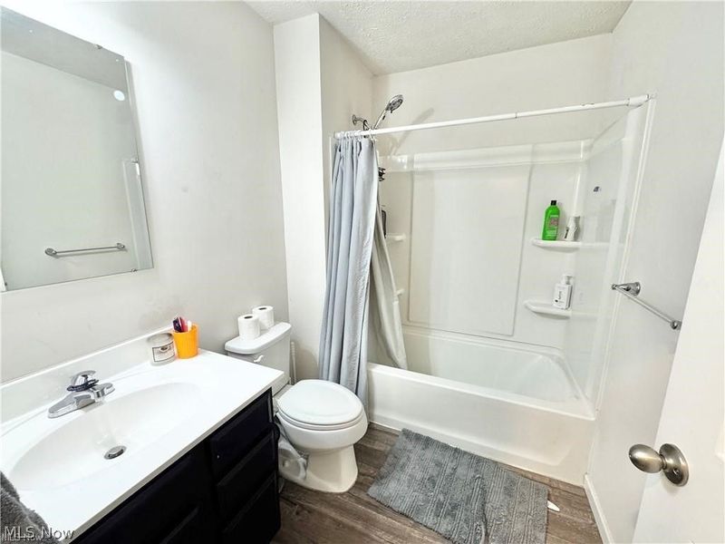 117 Fall Lake Lane, Amherst, OH 44001 Photo 14