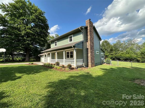 8 Wedgewood Drive , Mills River, NC 28759