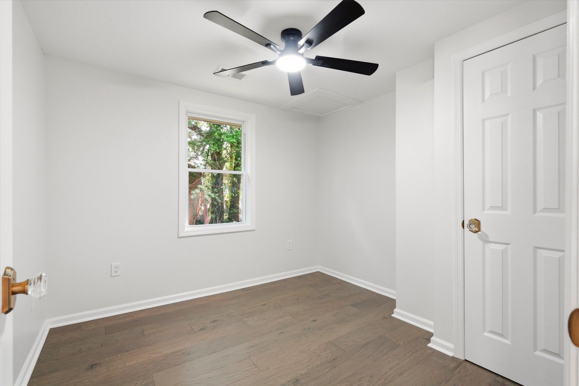 107 Grant Street Photo 11