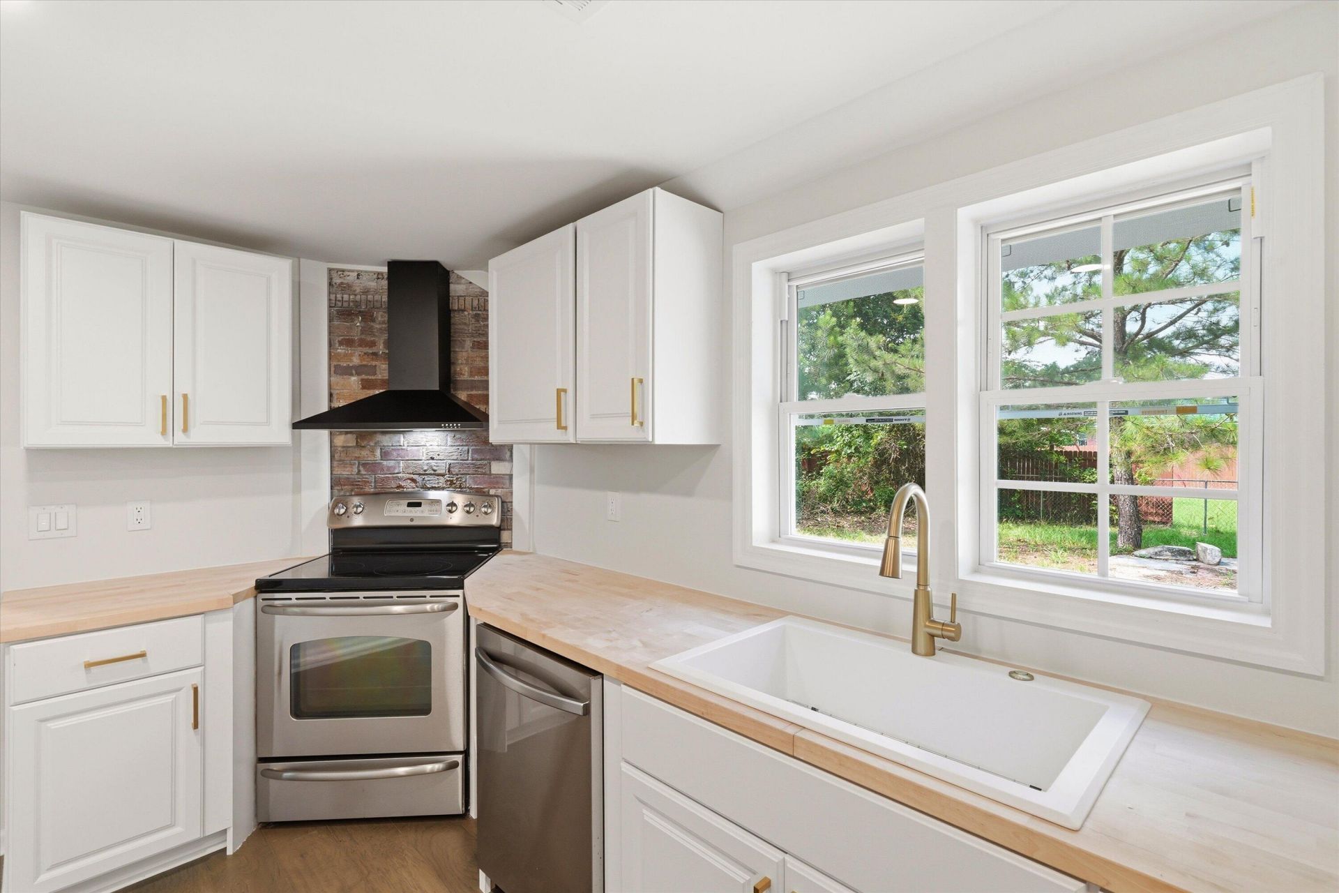 107 Grant Street Photo 18