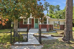 107 Grant Street photo 4