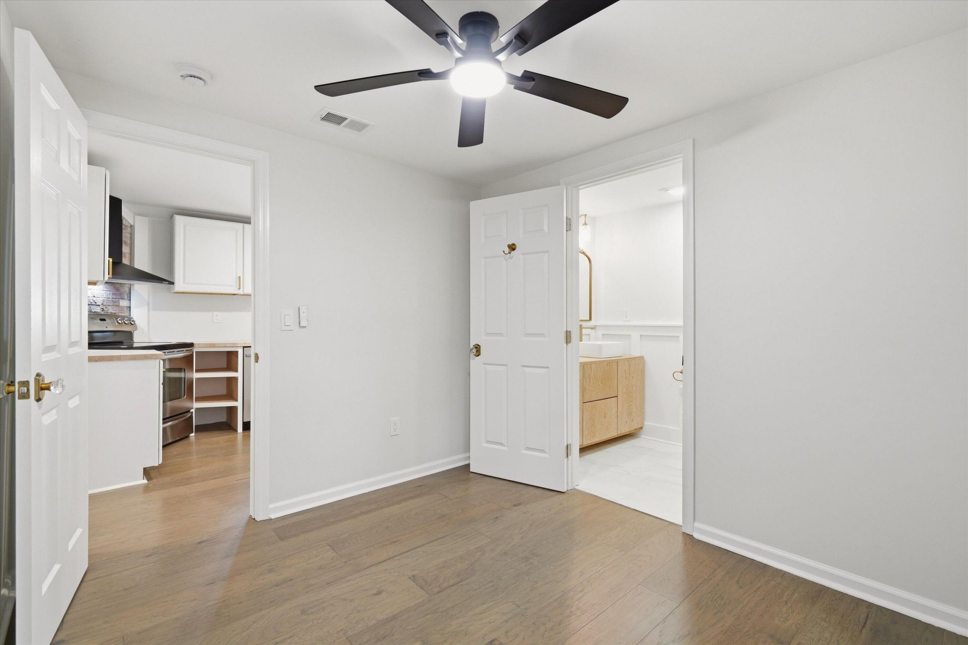 107 Grant Street Photo 21
