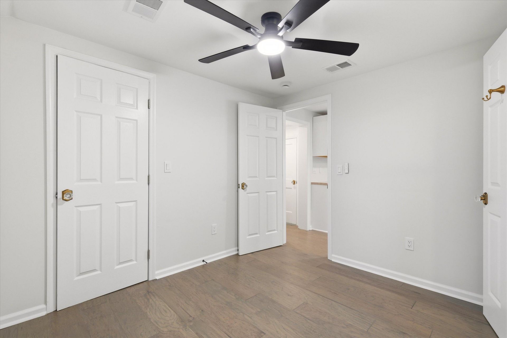 107 Grant Street Photo 22