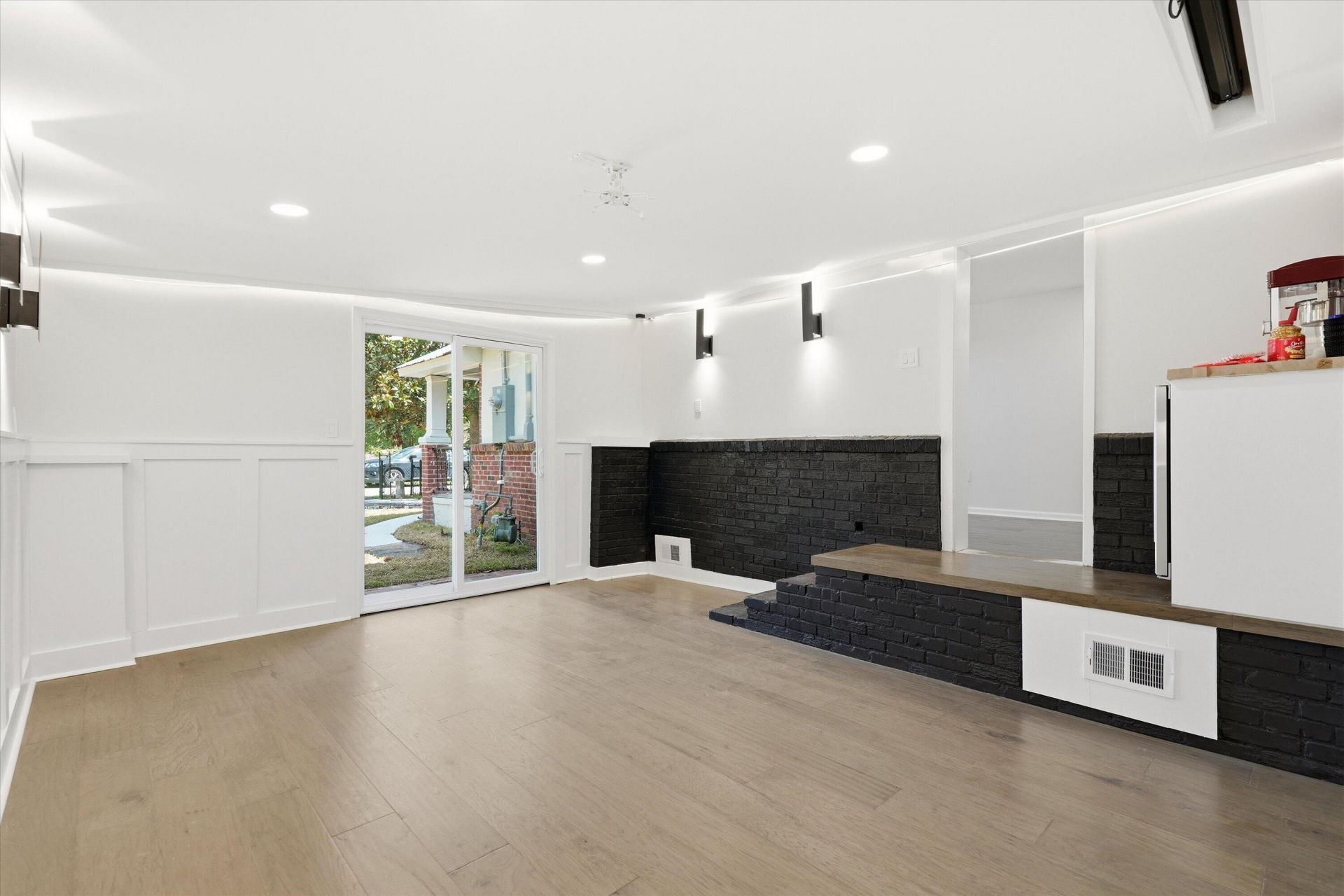 107 Grant Street Photo 25
