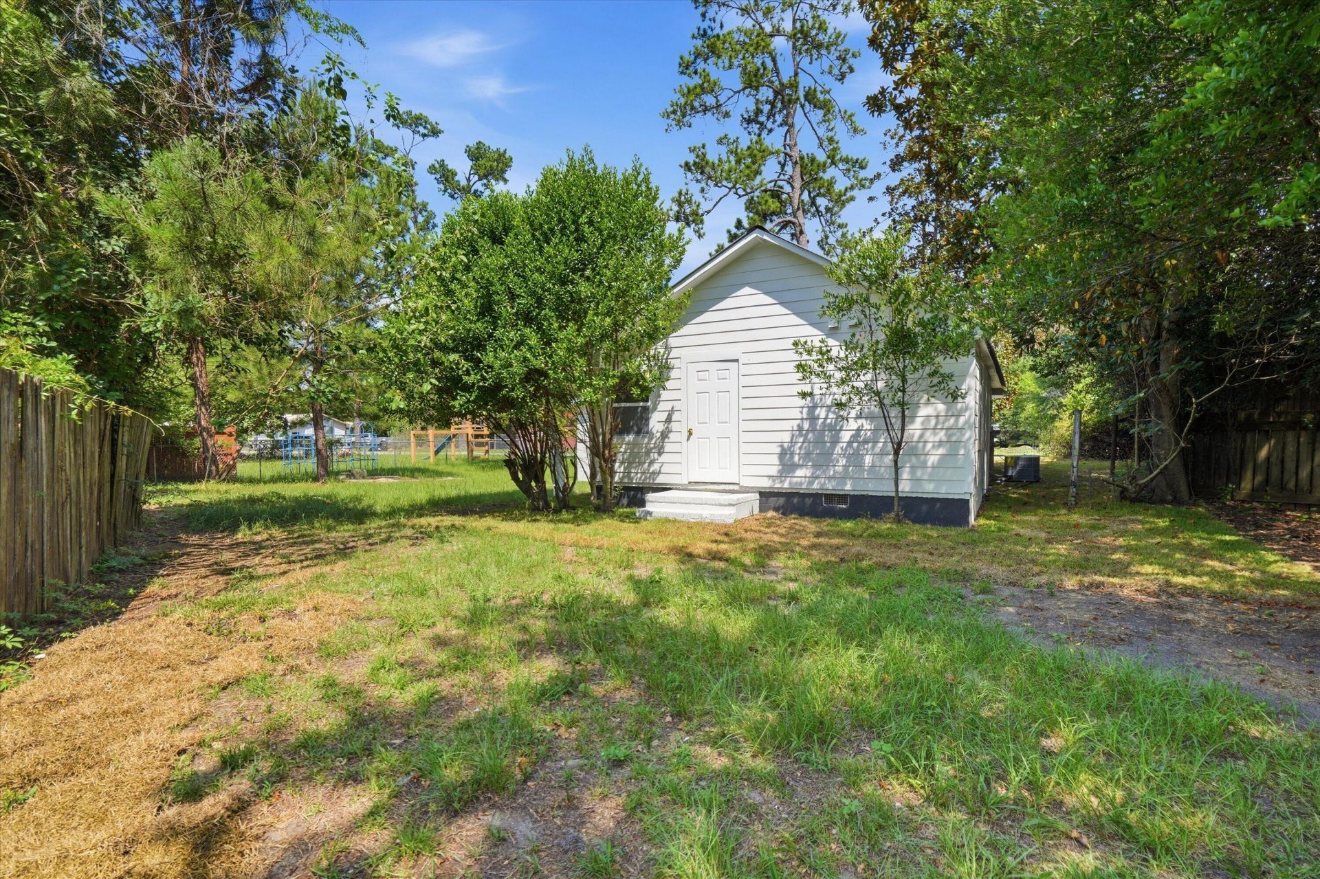 107 Grant Street Photo 29
