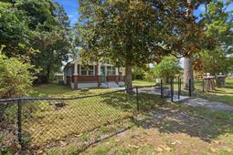 107 Grant Street photo 4