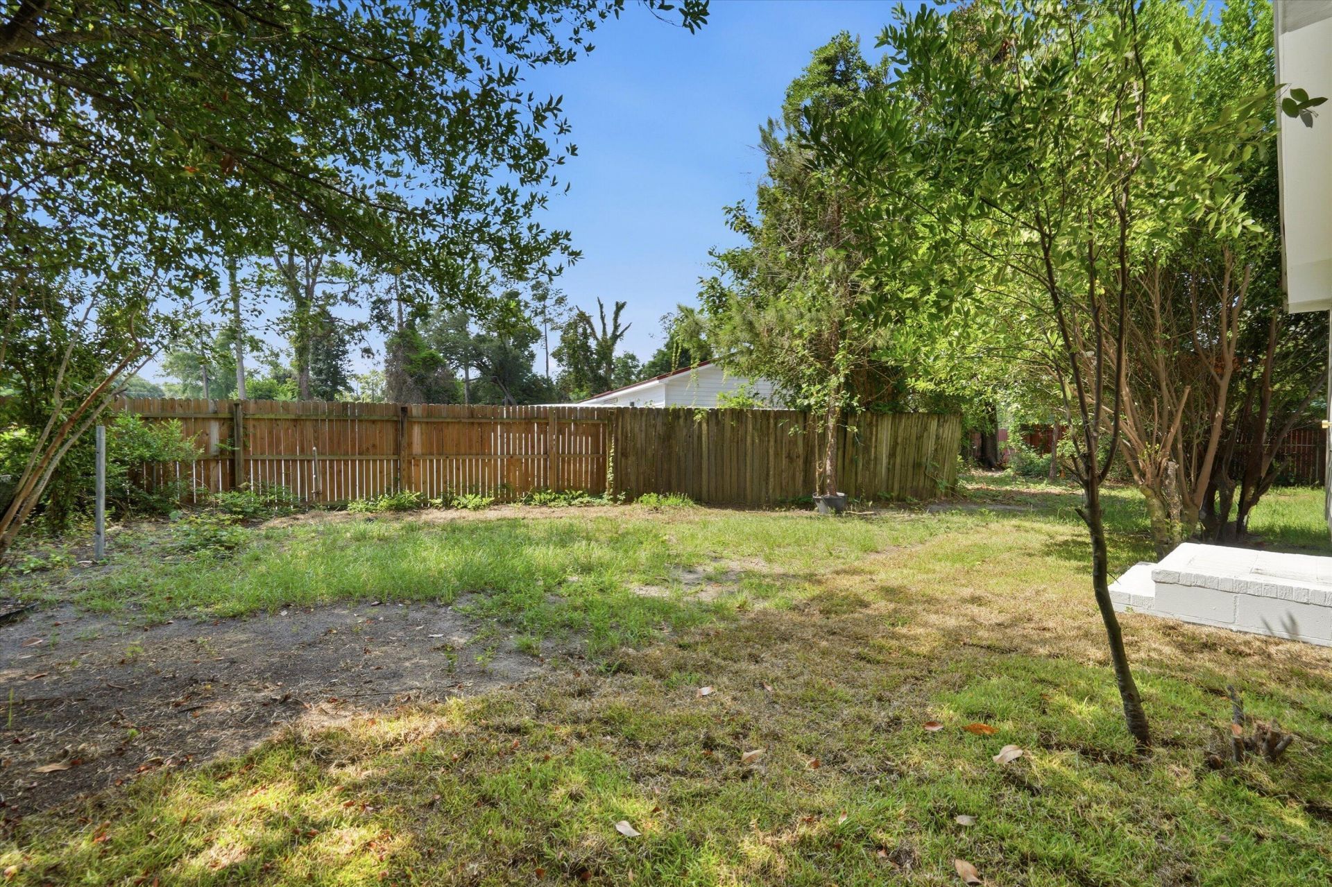 107 Grant Street Photo 30