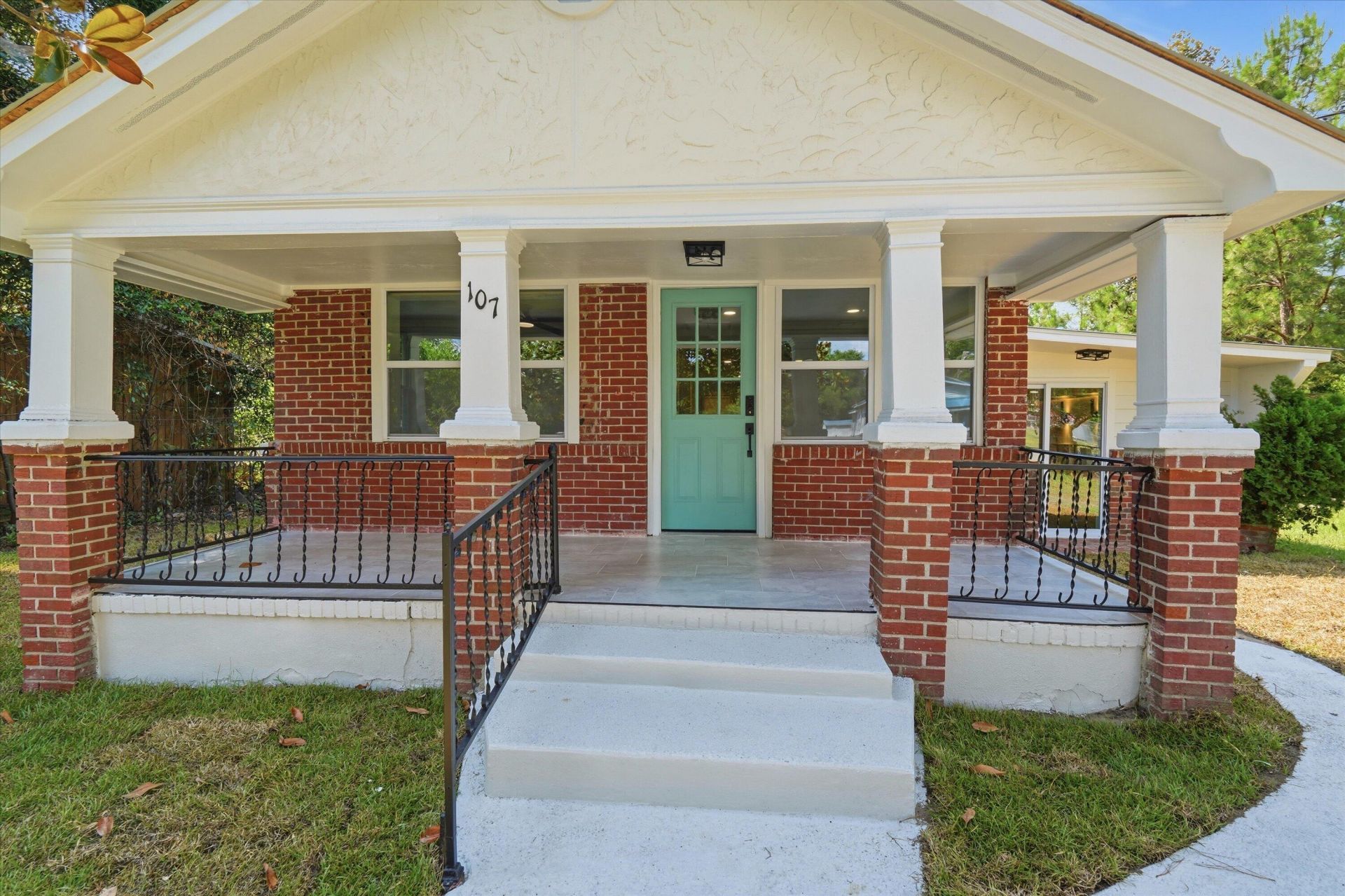 107 Grant Street Photo 4
