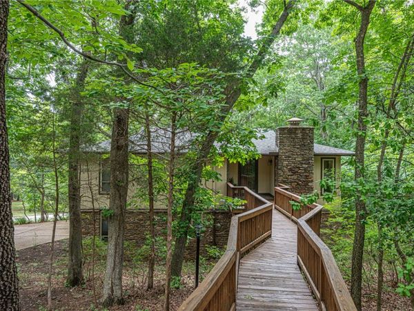1146 N Eastwood Drive , Fayetteville, AR 72701