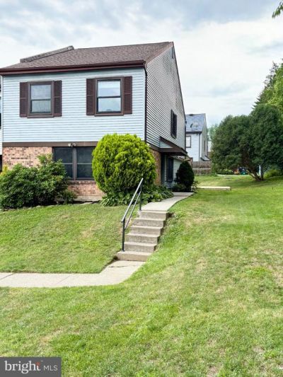 1726 SARATOGA COURT , ALLENTOWN, PA 18104
